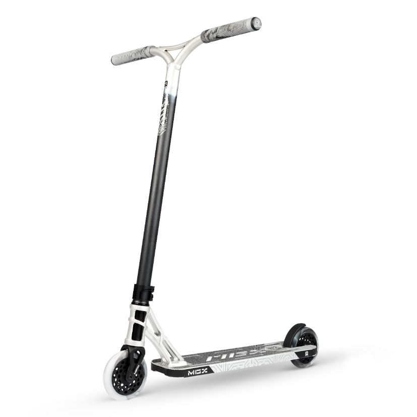 Madd Gear Scooter Complete MGP MGX Extreme E1 Silver Black 2022